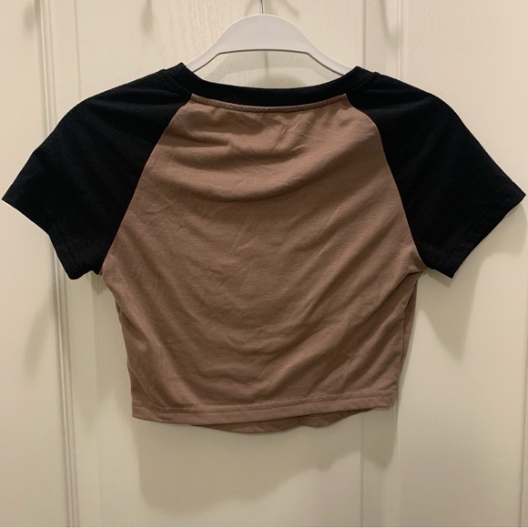 3/$30 dazy heart graphic print raglan sleeve crop top - Picture 5 of 6